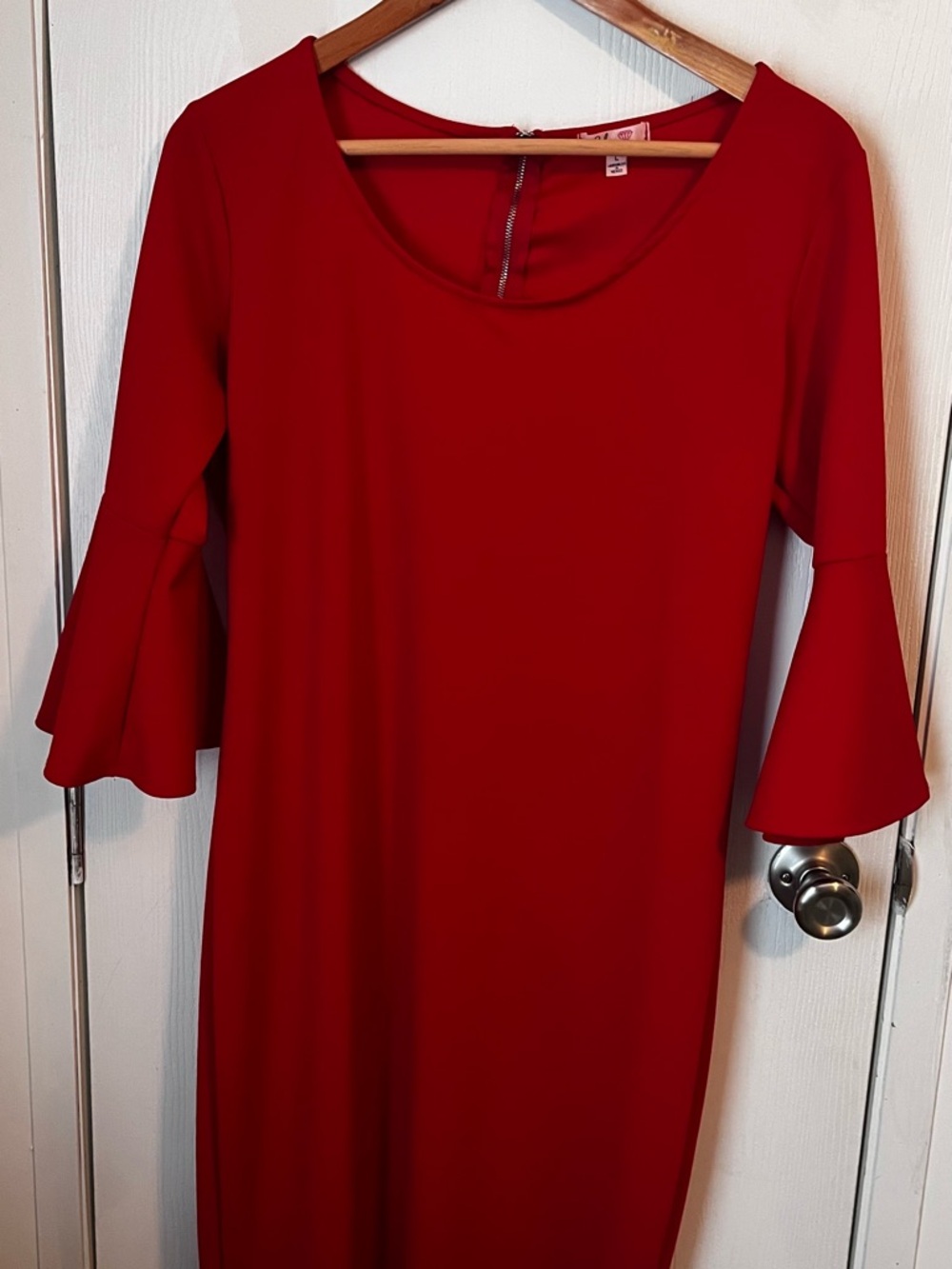 Rubee Red Women’s Dress w Belle Sleeves and Zipper Back Size Large